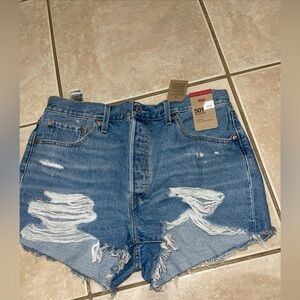 Levi’s women’s 501 Original Button Fly Shorts Distress Fray style NEW Sz 34